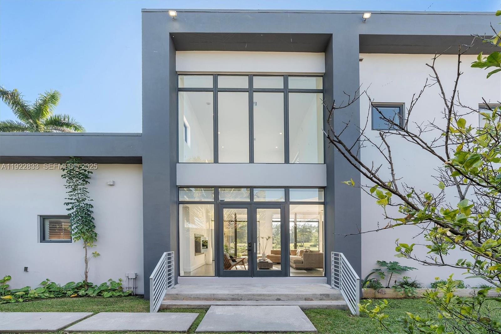 1009 NE 104th St Miami Shores, FL 33138