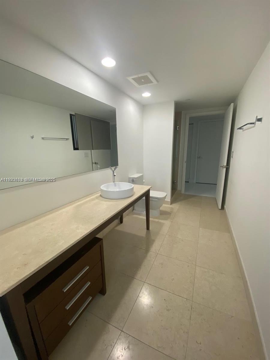 495 Brickell Ave #2902 Miami, FL 33131