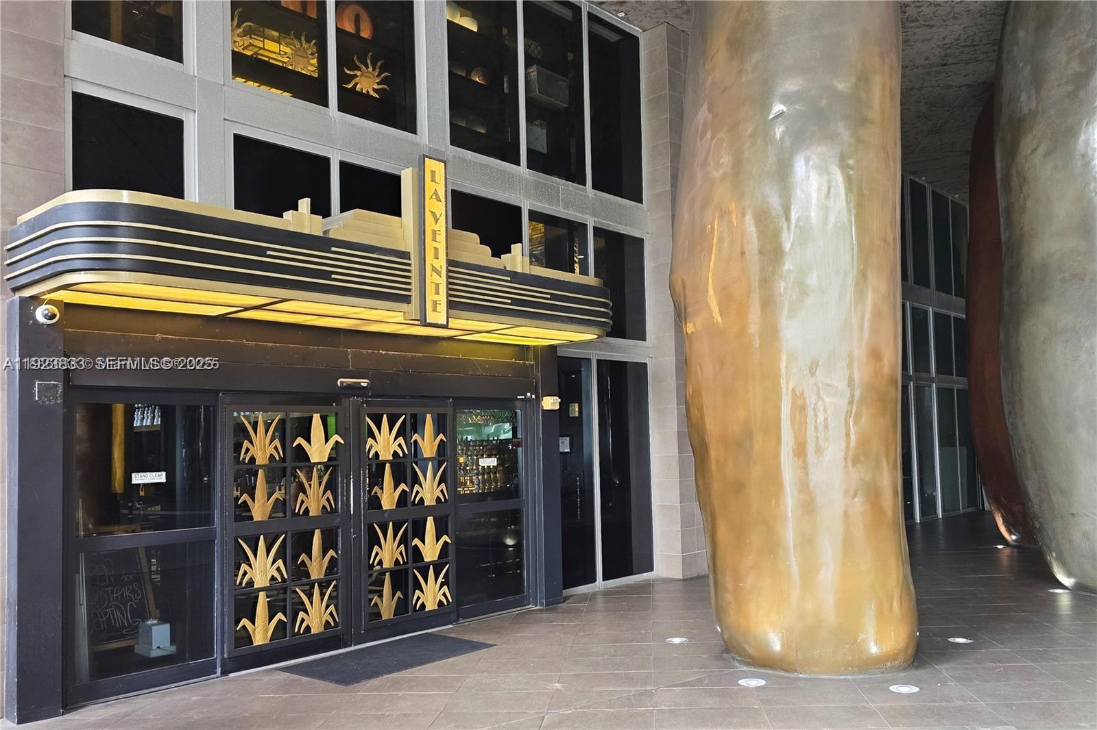 495 Brickell Ave #2902 Miami, FL 33131