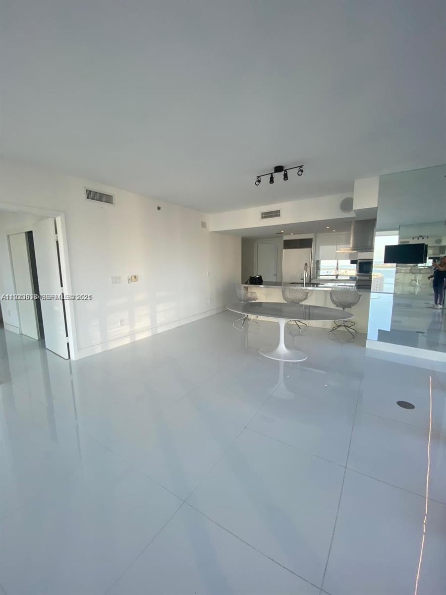 495 Brickell Ave #2902 Miami, FL 33131