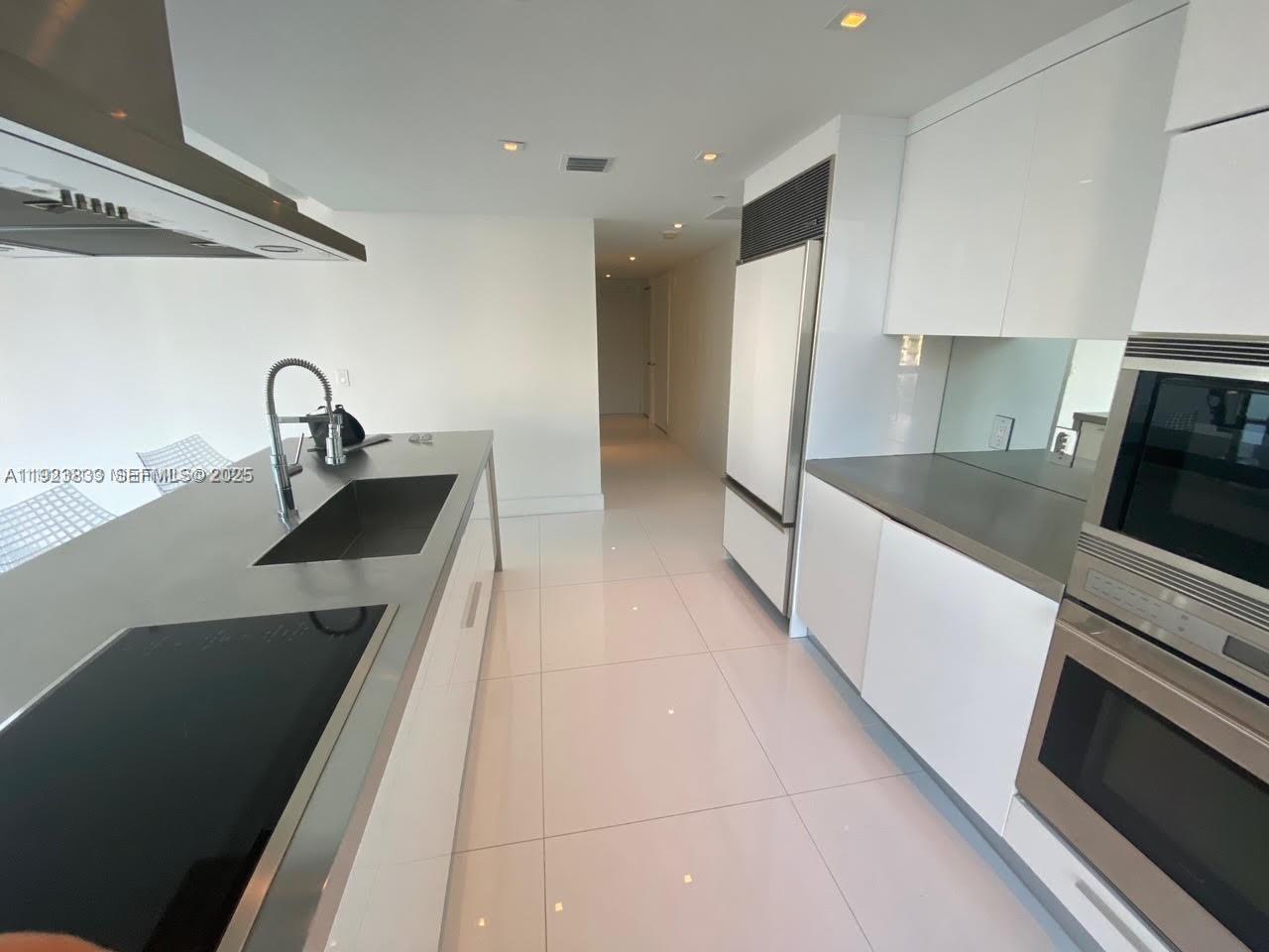 495 Brickell Ave #2902 Miami, FL 33131