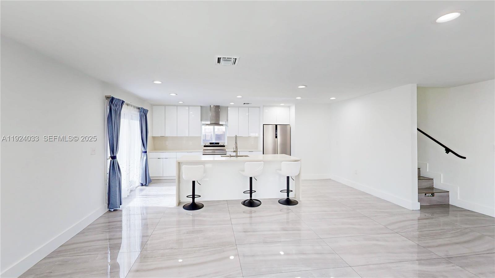 1886 NW 68th St Miami, FL 33147