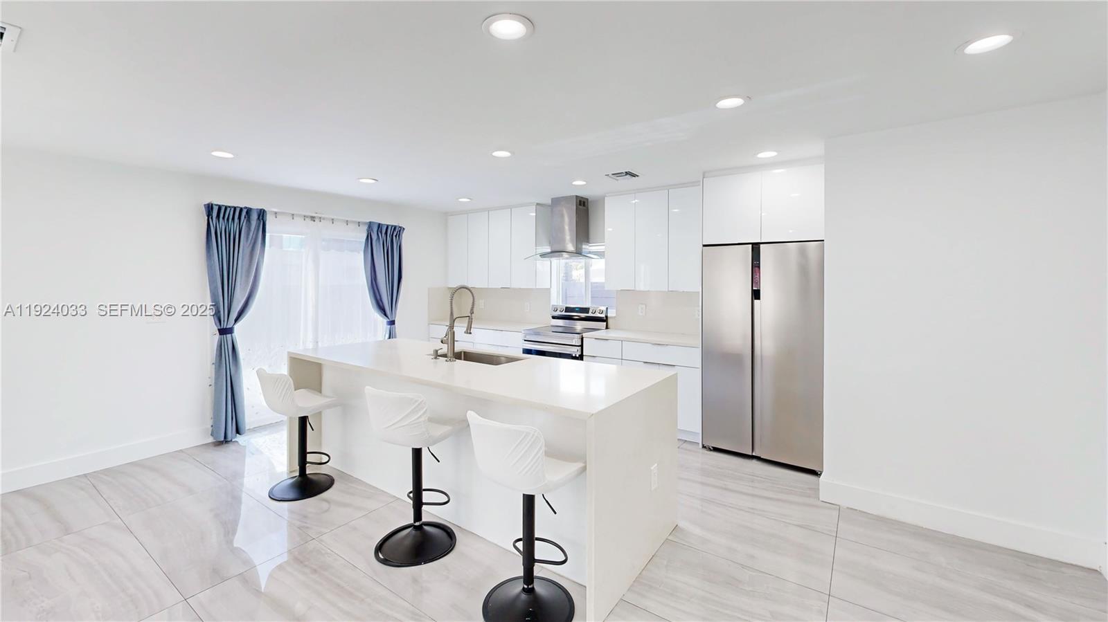 1886 NW 68th St Miami, FL 33147