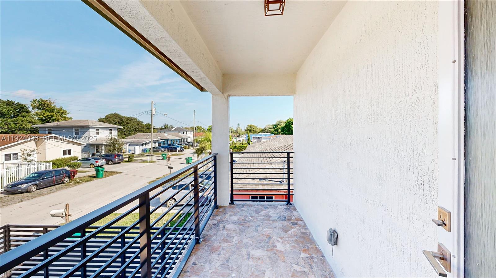 1886 NW 68th St Miami, FL 33147