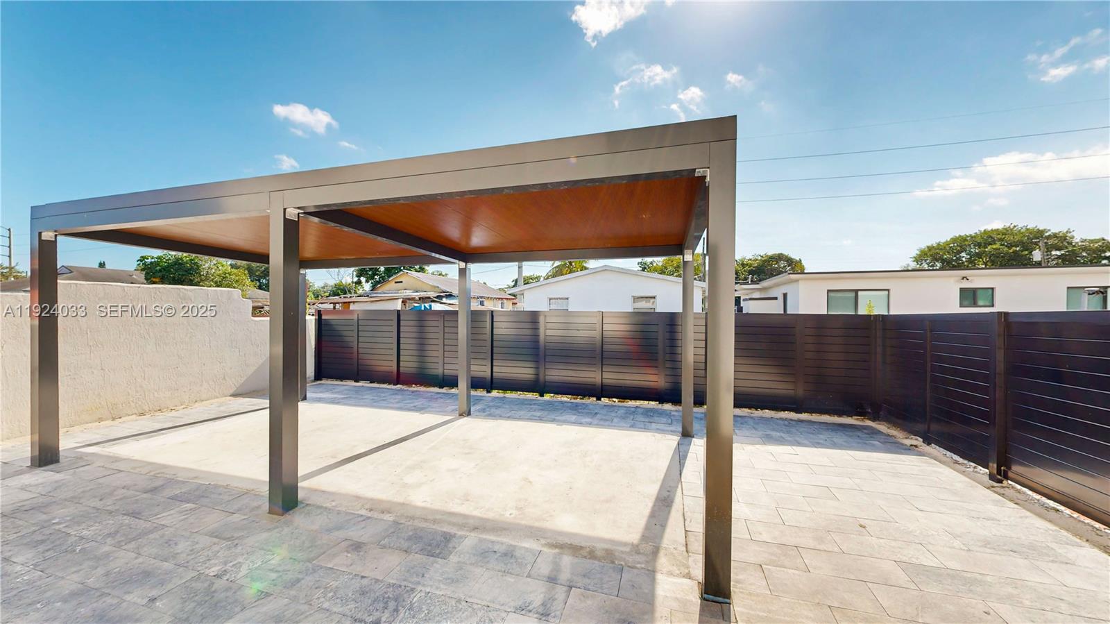 1886 NW 68th St Miami, FL 33147