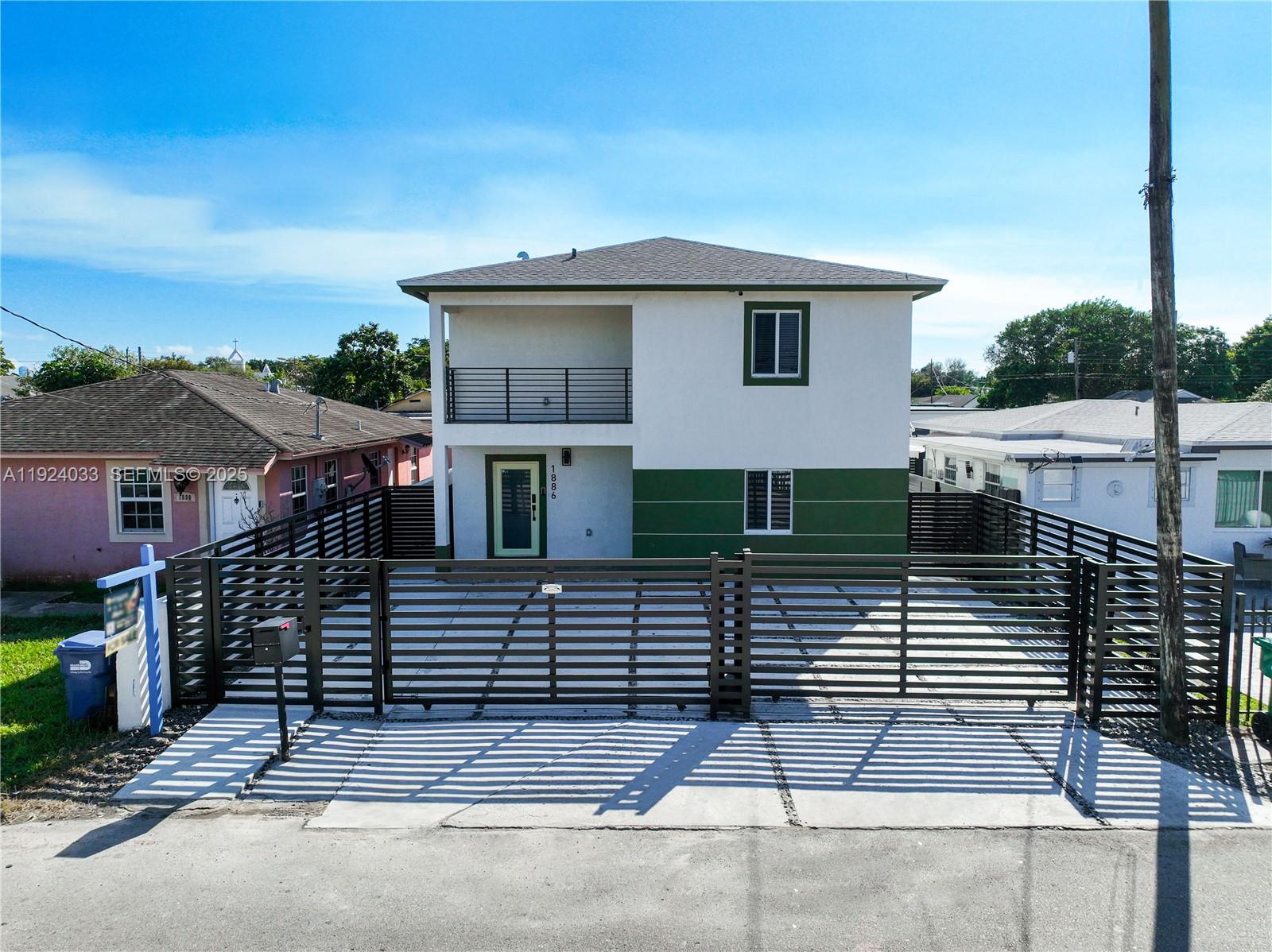 1886 NW 68th St Miami, FL 33147