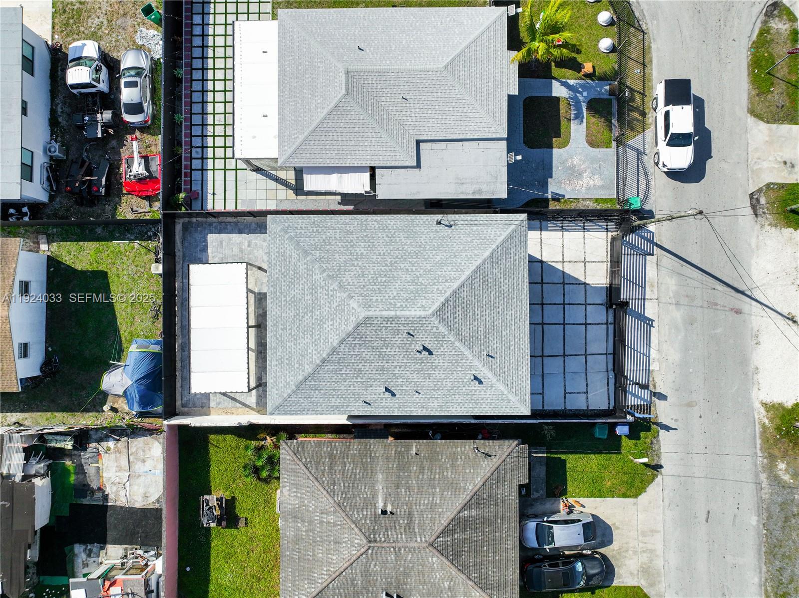 1886 NW 68th St Miami, FL 33147