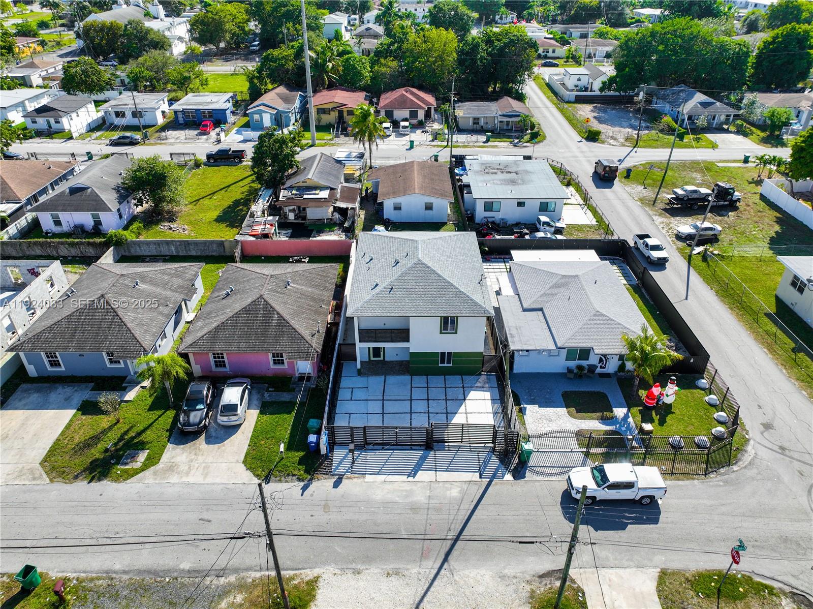 1886 NW 68th St Miami, FL 33147
