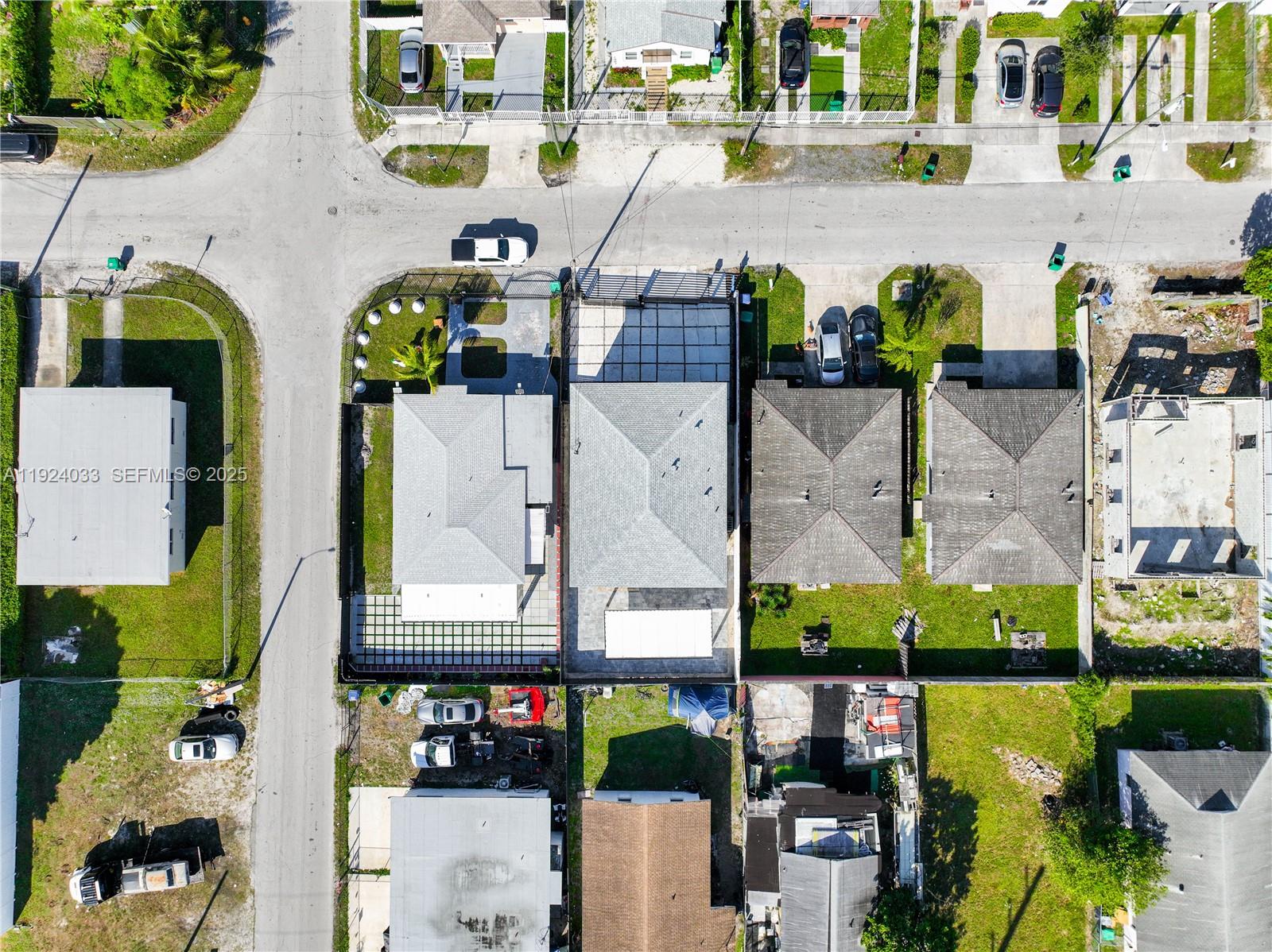 1886 NW 68th St Miami, FL 33147