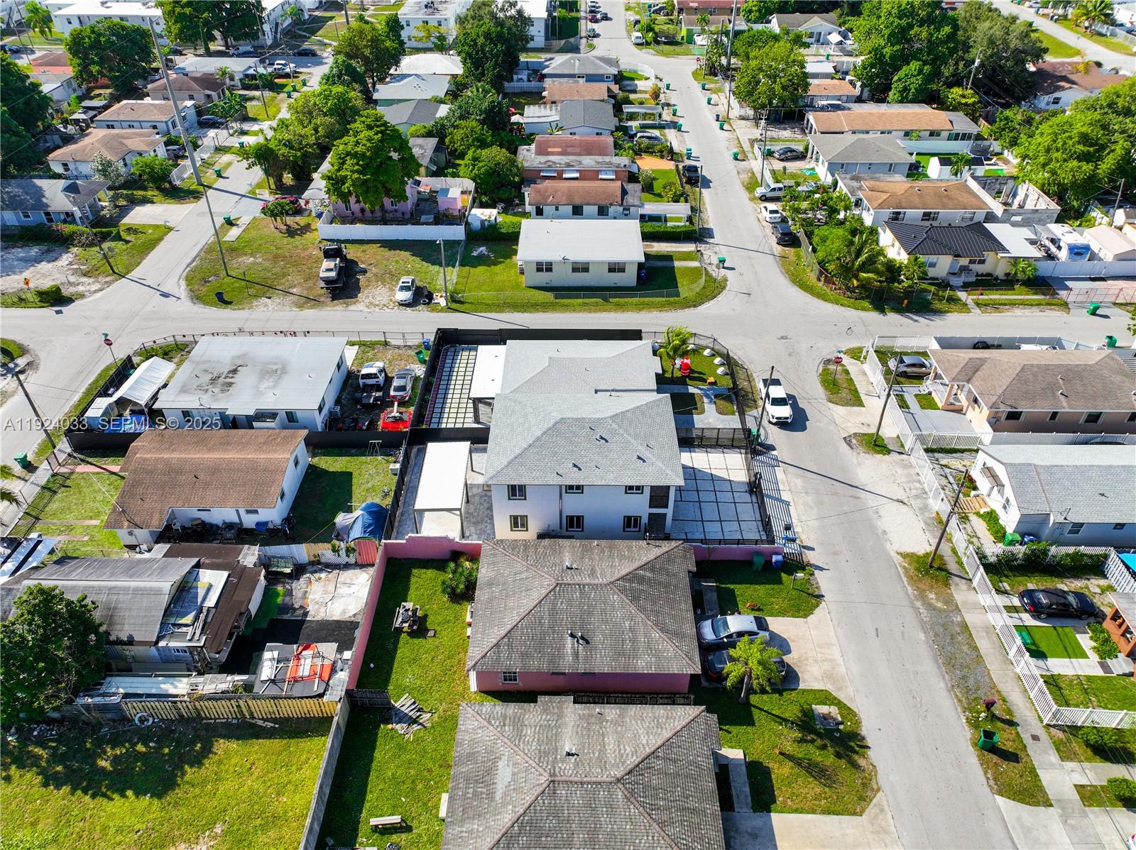 1886 NW 68th St Miami, FL 33147