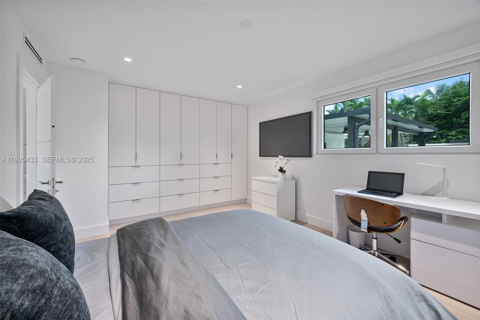 8825 NE 10th Ave Miami, FL 33138