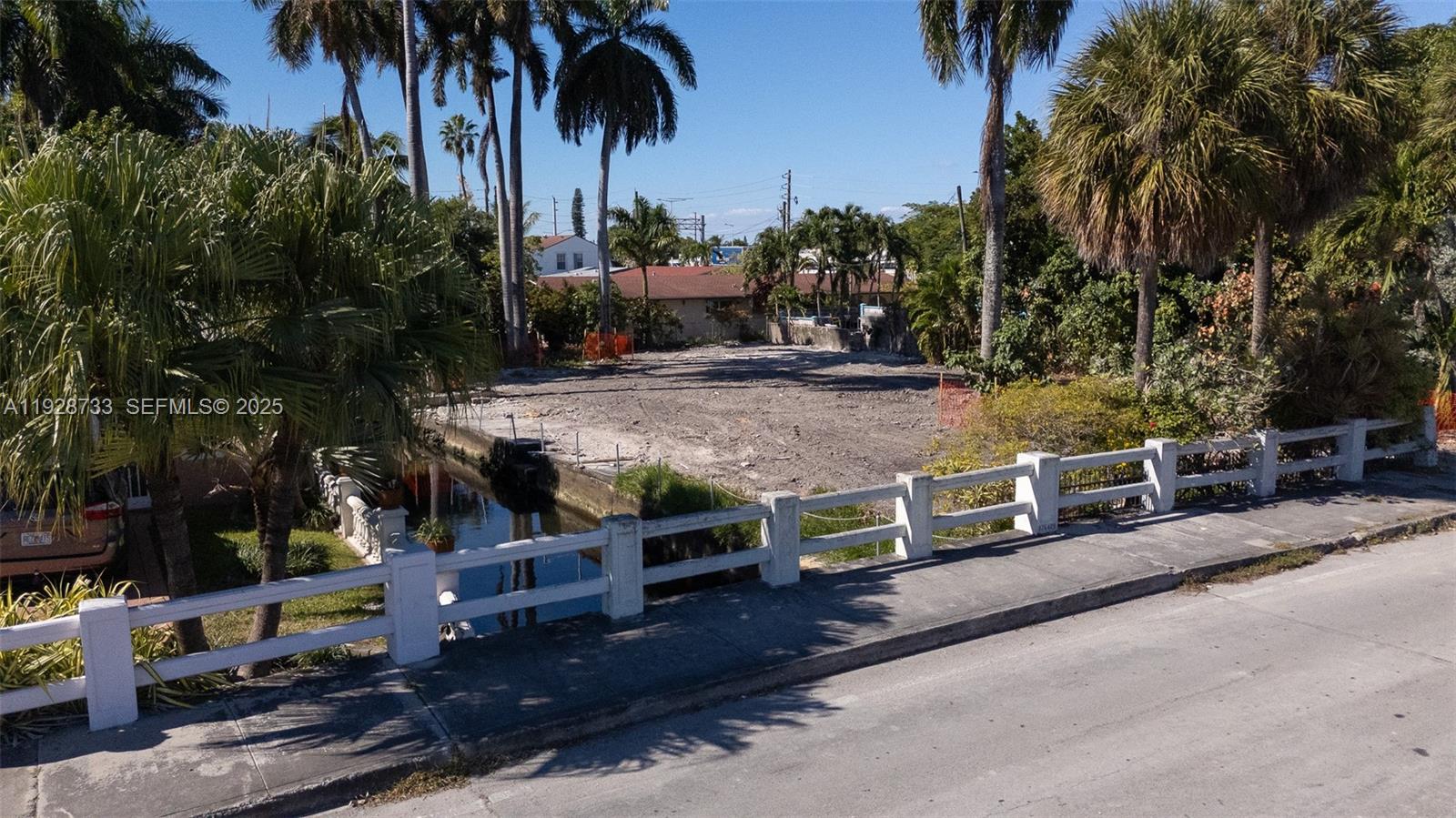 848 NW 18th Ave Miami, FL 33125