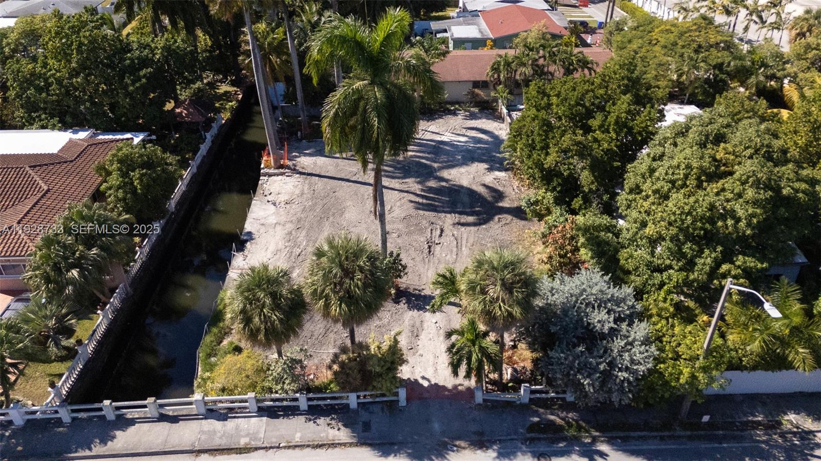 848 NW 18th Ave Miami, FL 33125