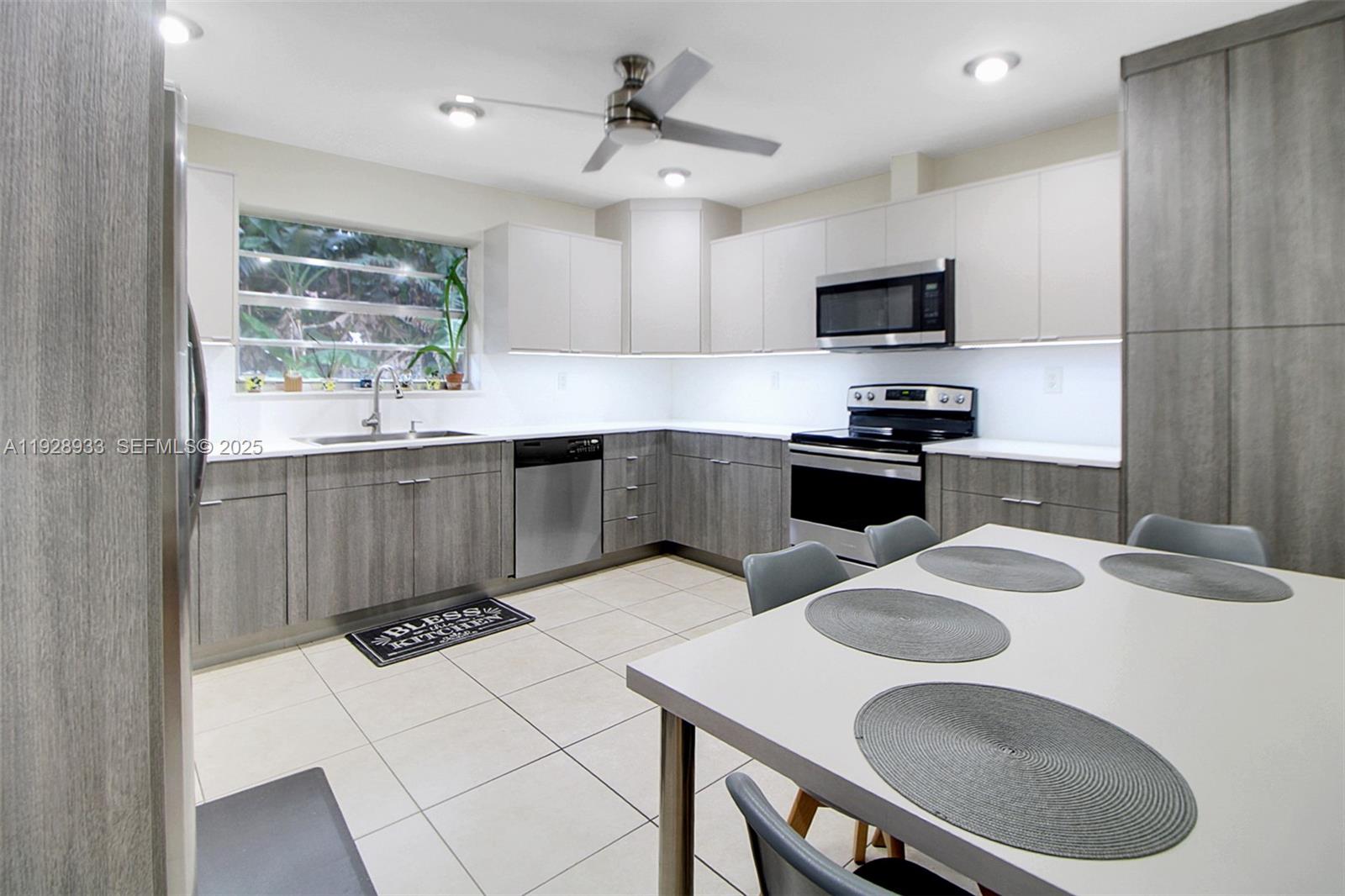 50 SW 130th Ave Miami, FL 33184