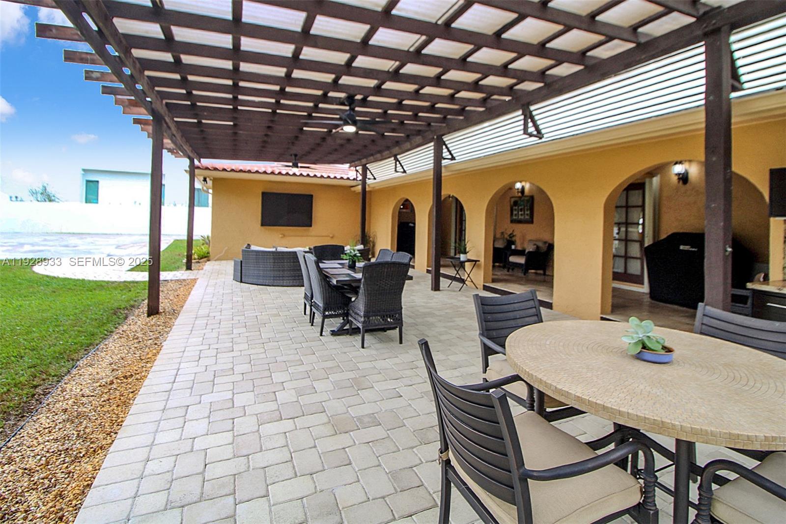 50 SW 130th Ave Miami, FL 33184