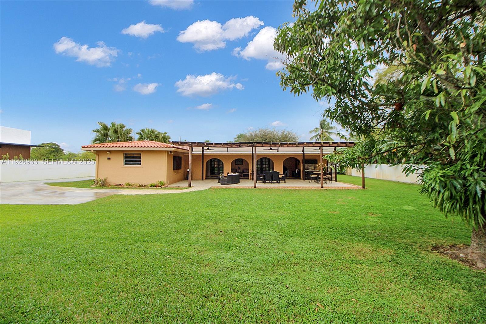 50 SW 130th Ave Miami, FL 33184