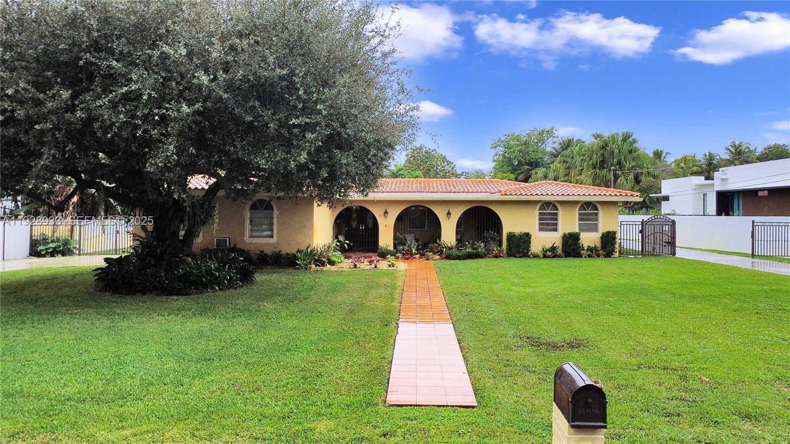 50 SW 130th Ave Miami, FL 33184