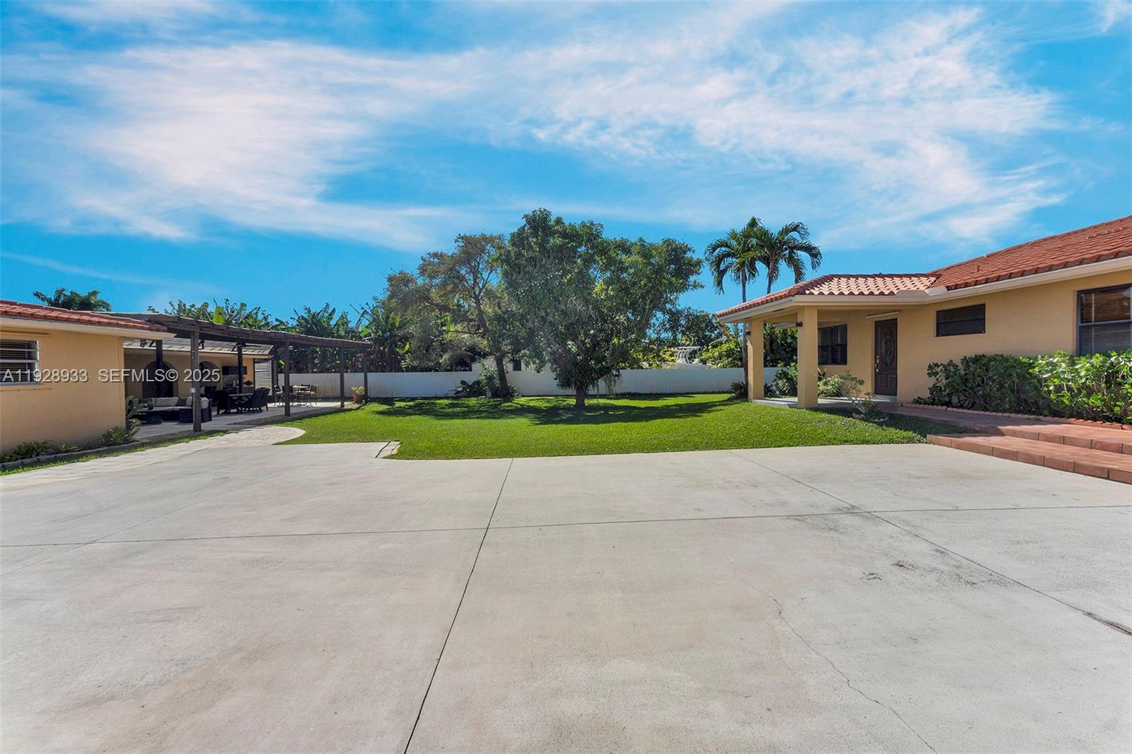 50 SW 130th Ave Miami, FL 33184