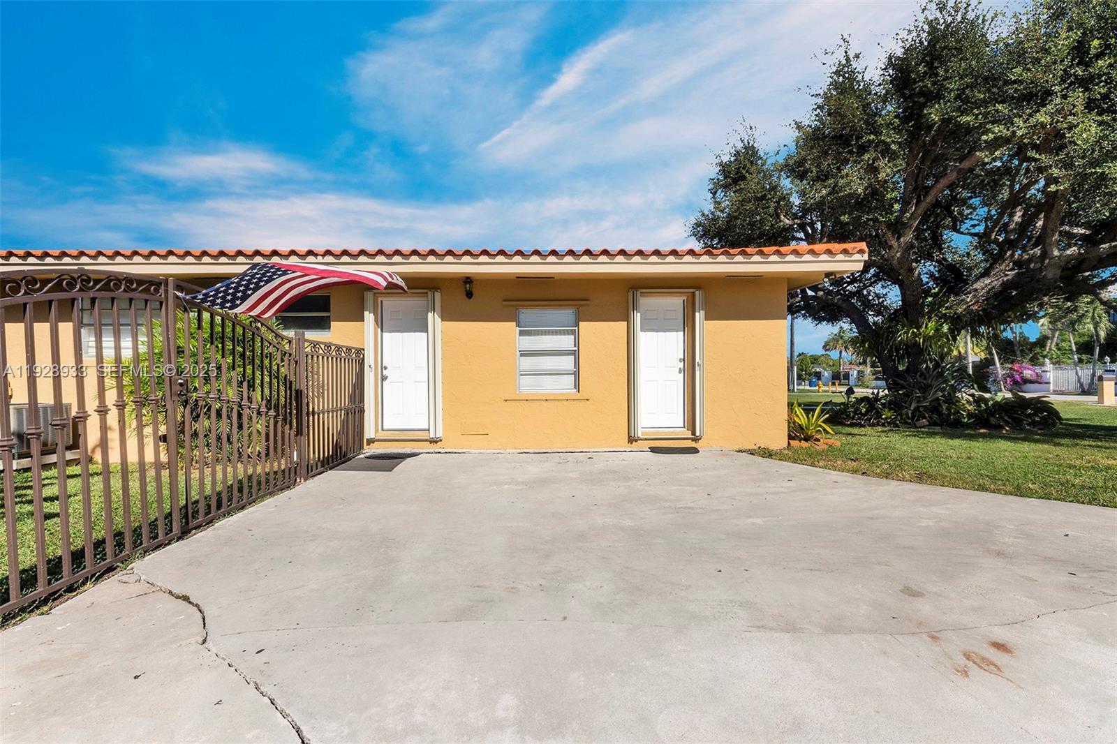 50 SW 130th Ave Miami, FL 33184