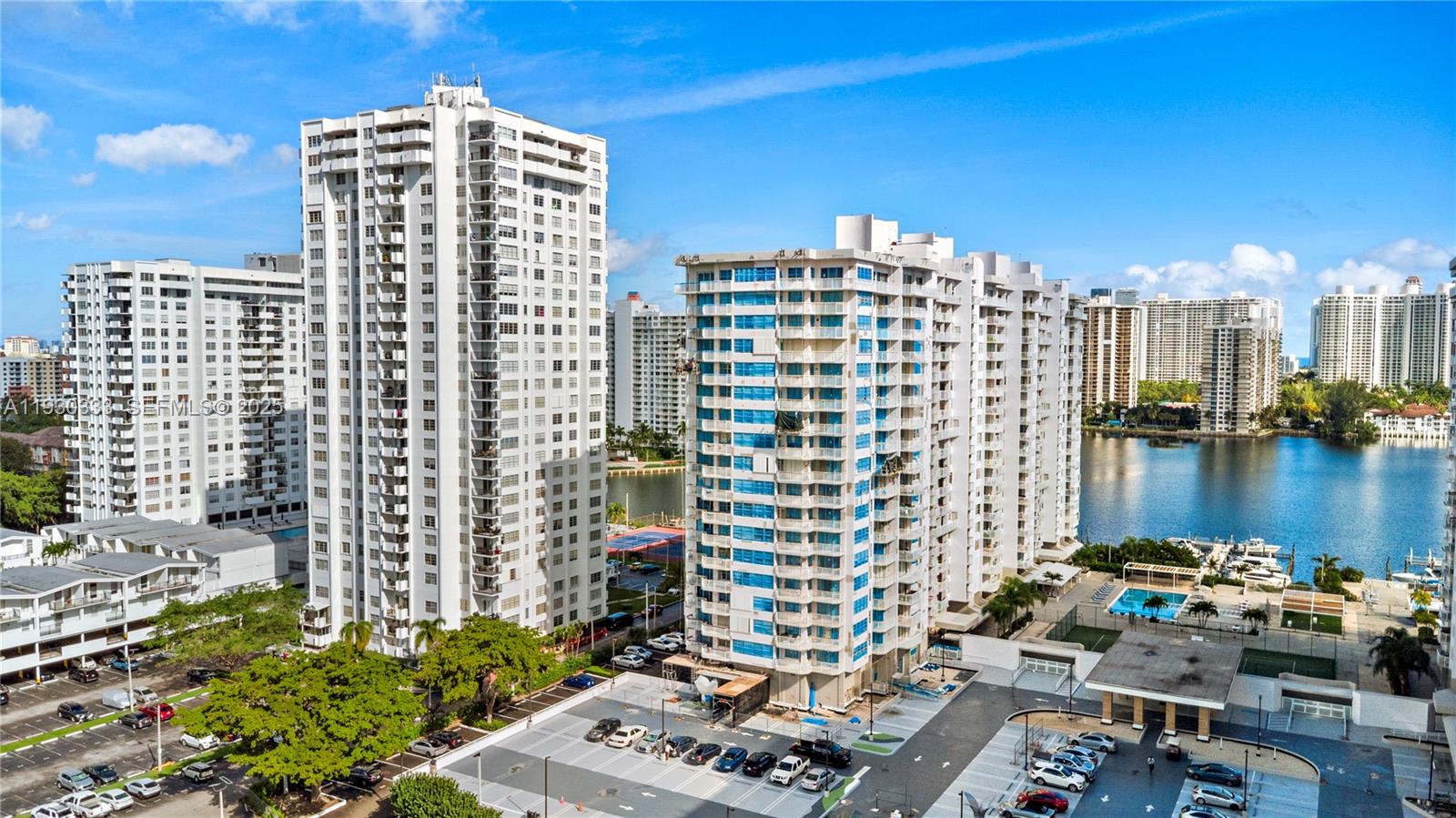 18061 Biscayne Blvd #PH01 Aventura, FL 33160