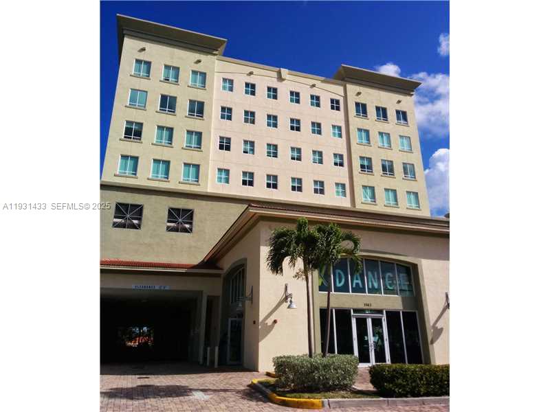 3363 NE 163rd St #601