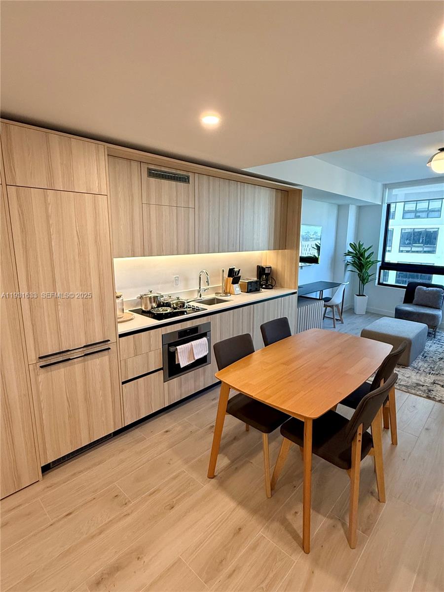 225 N Miami Ave #1604 Miami, FL 33128