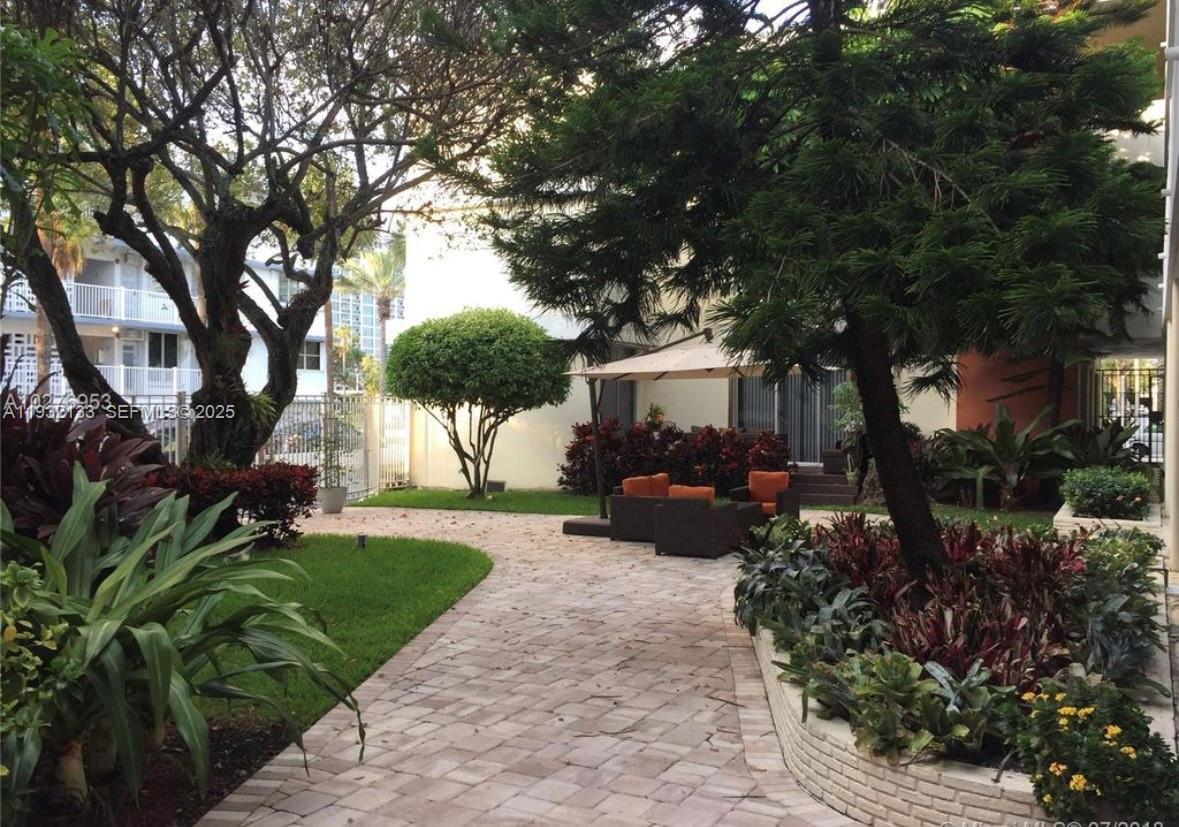 10210 Collins Ave #306 Bal Harbour, FL 33154