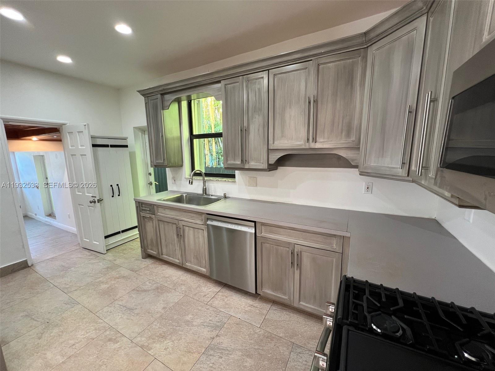 4575 Post Ave Miami Beach, FL 33140