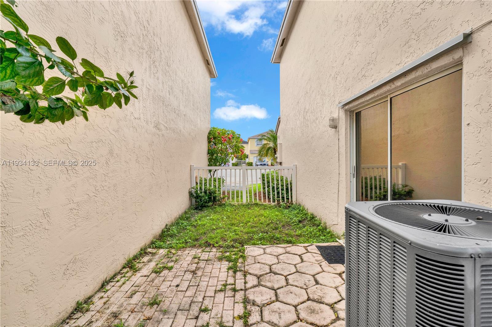 11910 NW 12th St Pembroke Pines, FL 33026