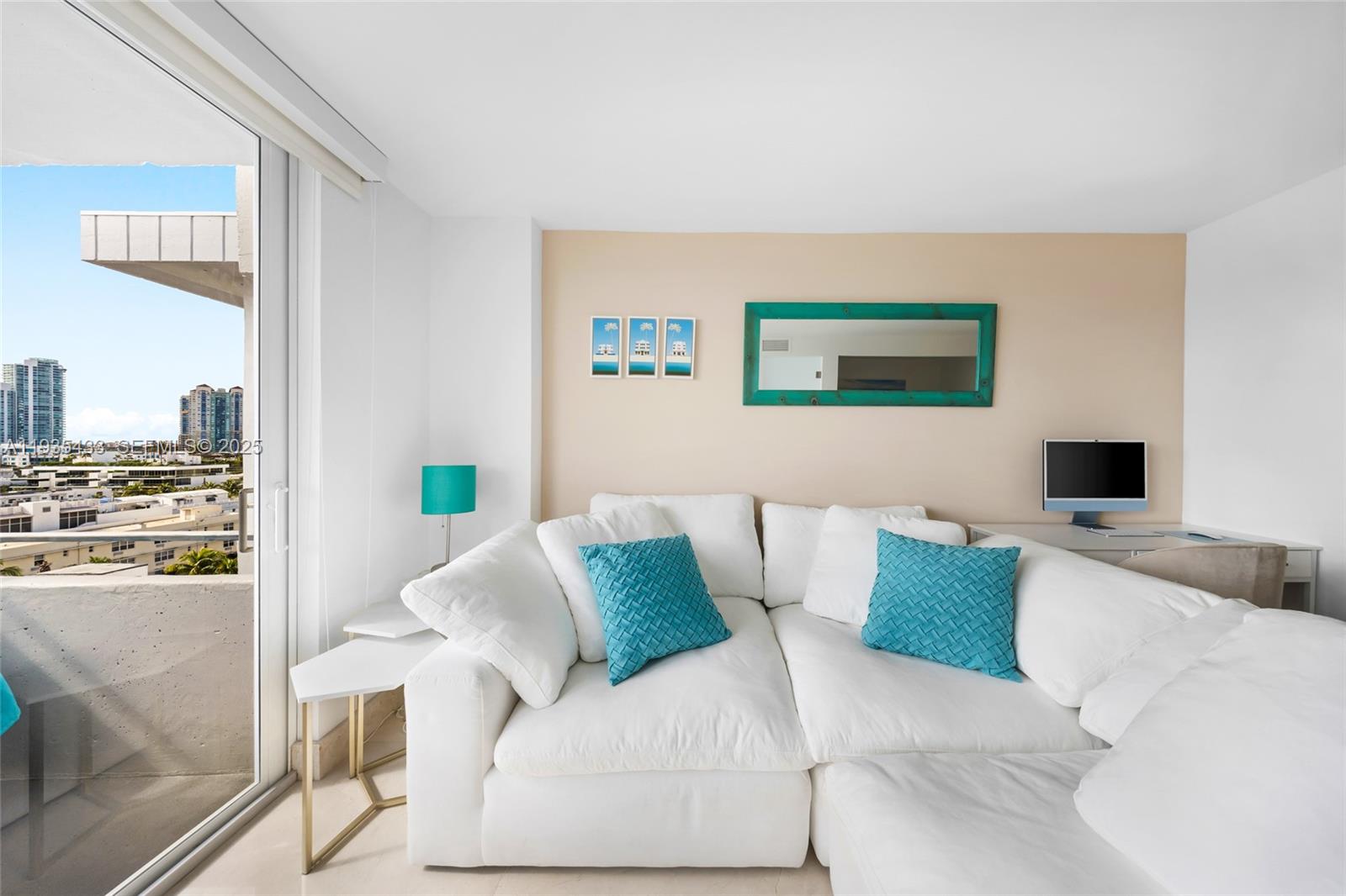 465 Ocean Dr #1008 Miami Beach, FL 33139