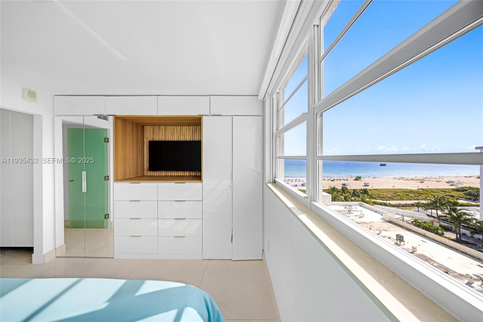 465 Ocean Dr #1008 Miami Beach, FL 33139