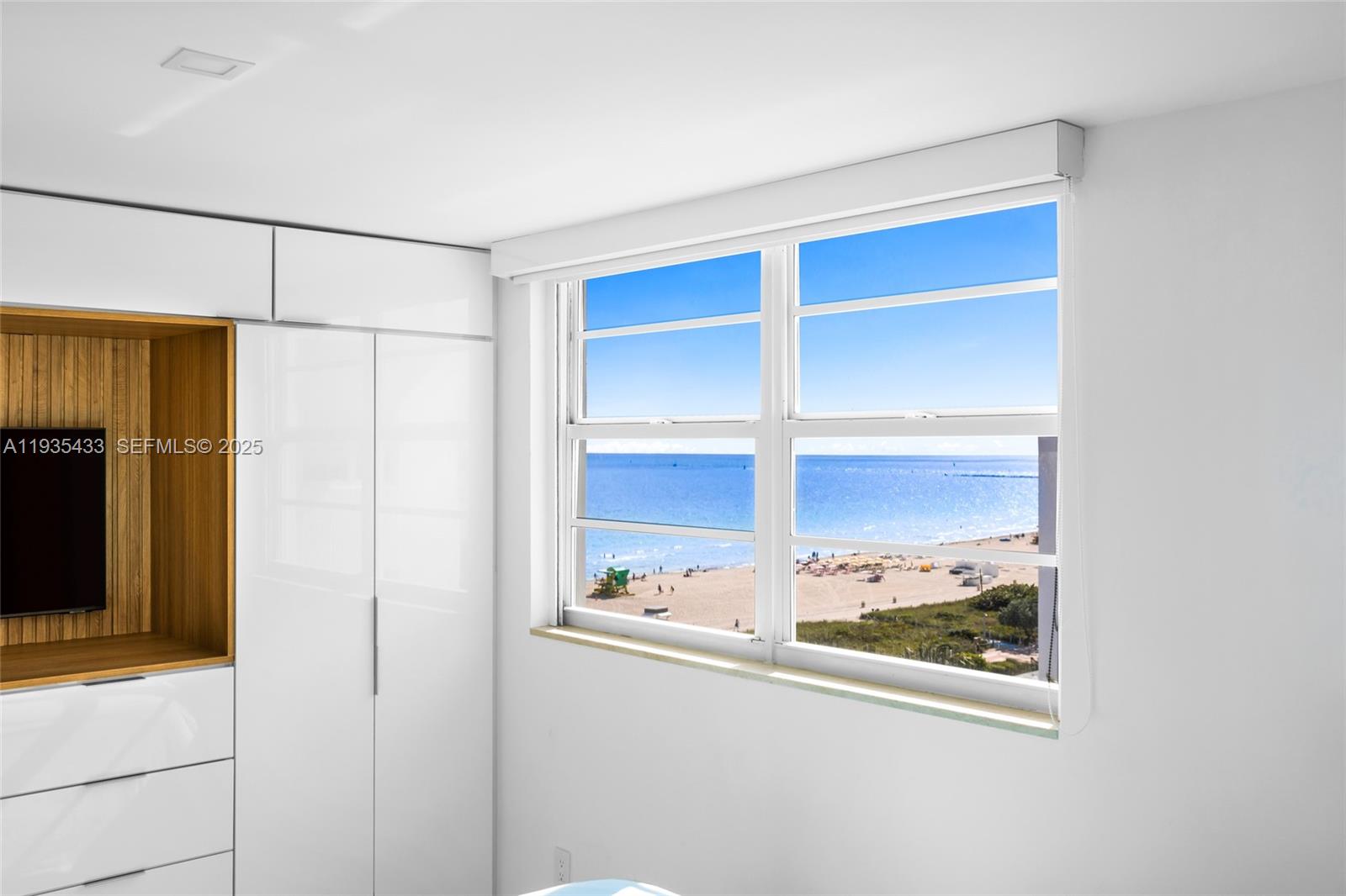 465 Ocean Dr #1008 Miami Beach, FL 33139