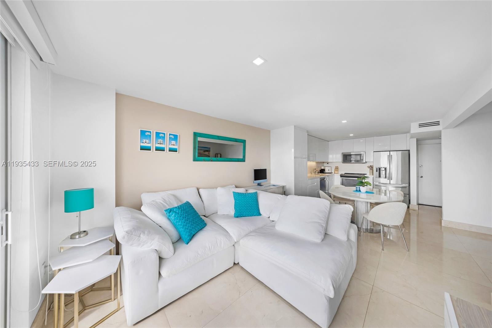 465 Ocean Dr #1008 Miami Beach, FL 33139