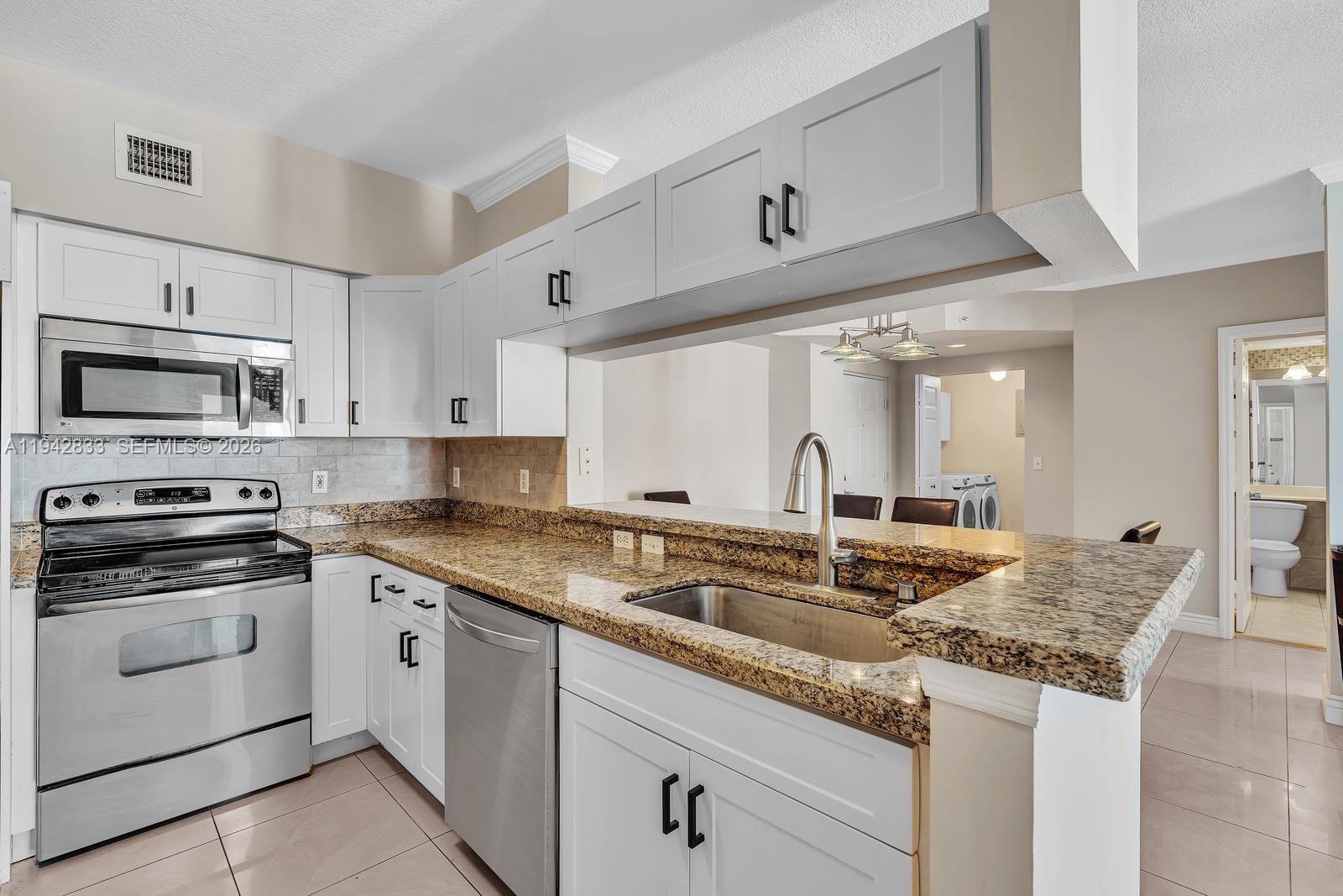 image Porto Bellagio Condo10