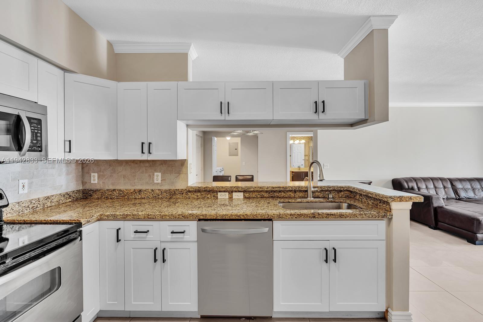 image Porto Bellagio Condo11