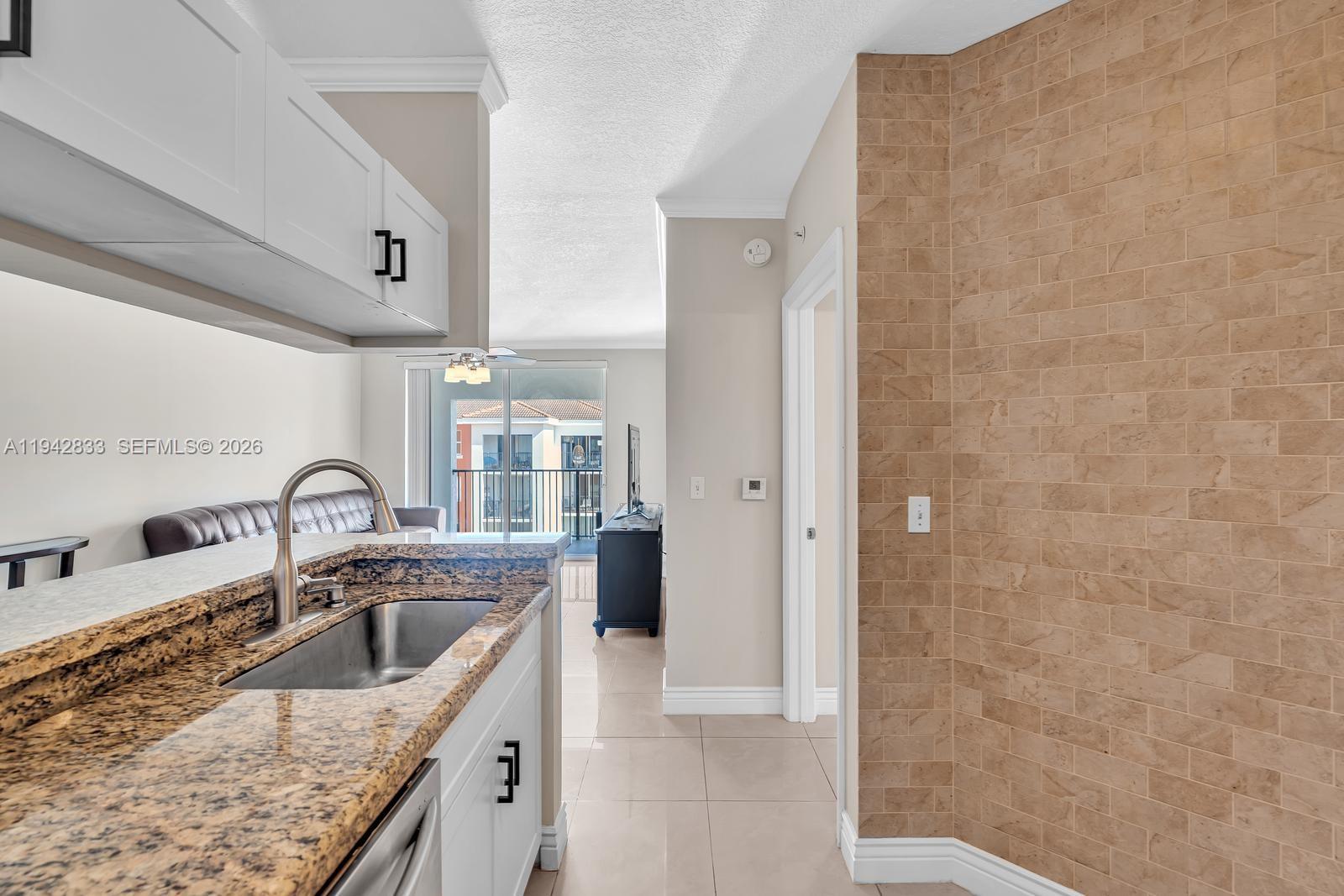 image Porto Bellagio Condo12