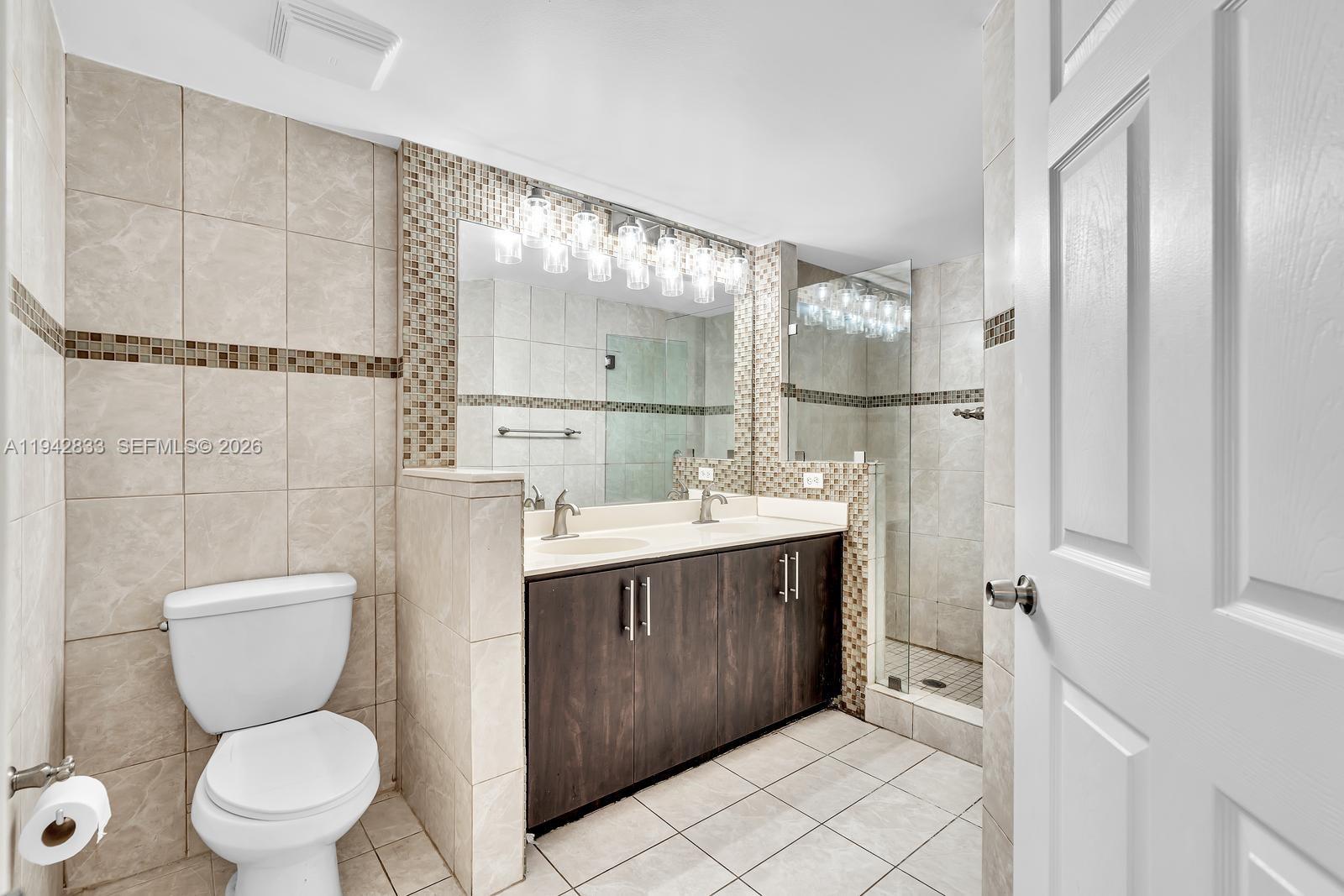 image Porto Bellagio Condo20