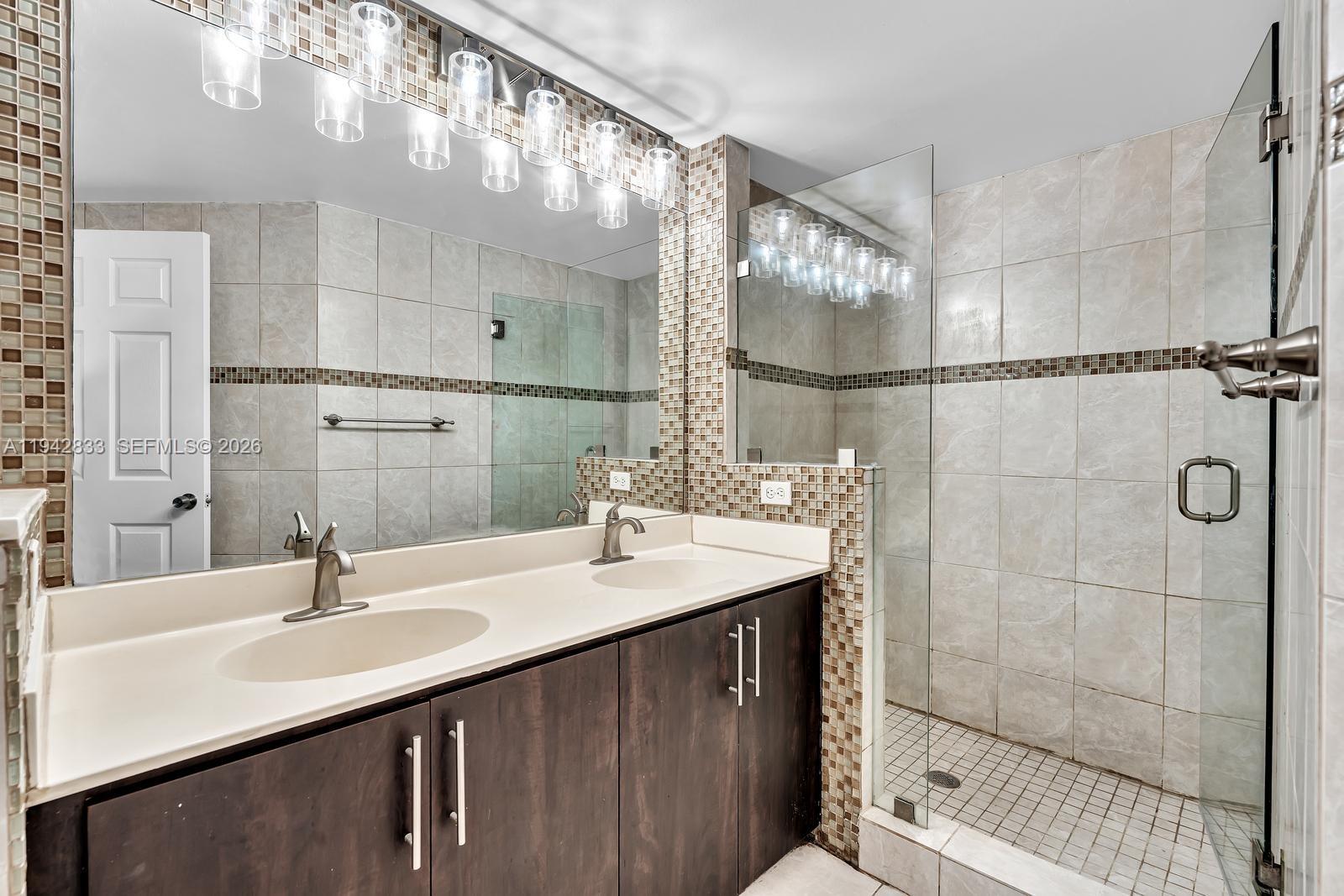 image Porto Bellagio Condo21