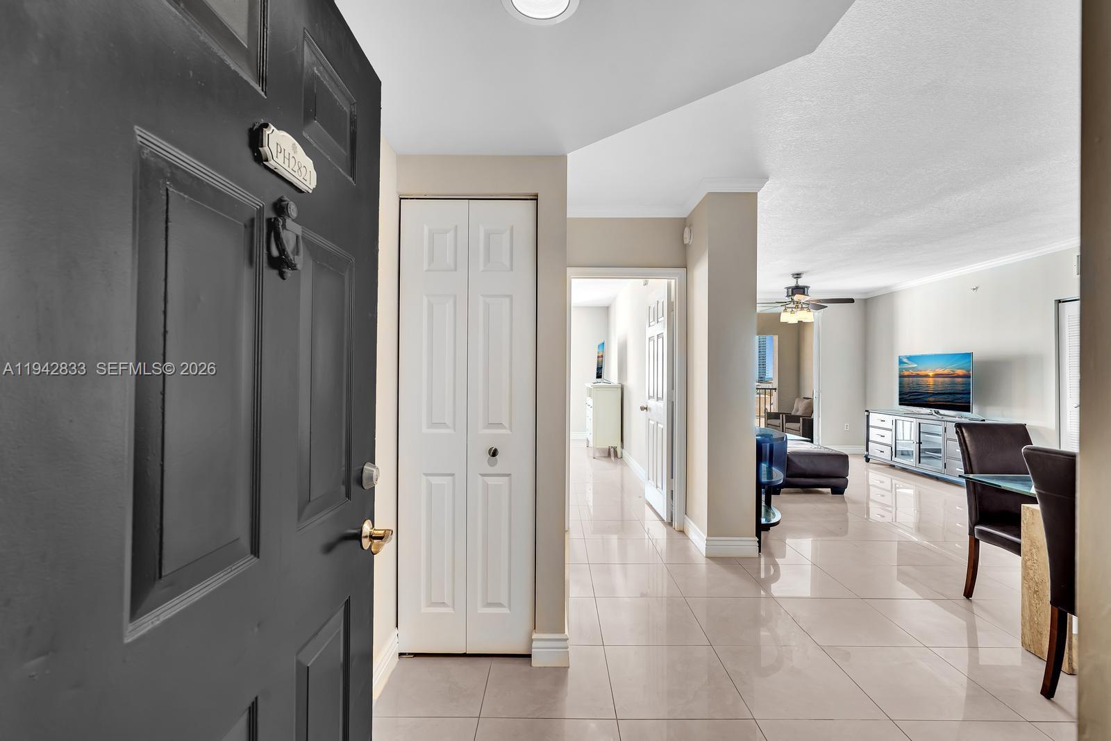 image Porto Bellagio Condo3