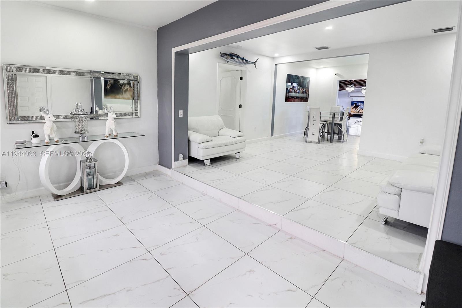 591 SE 5th St Hialeah, FL 33010