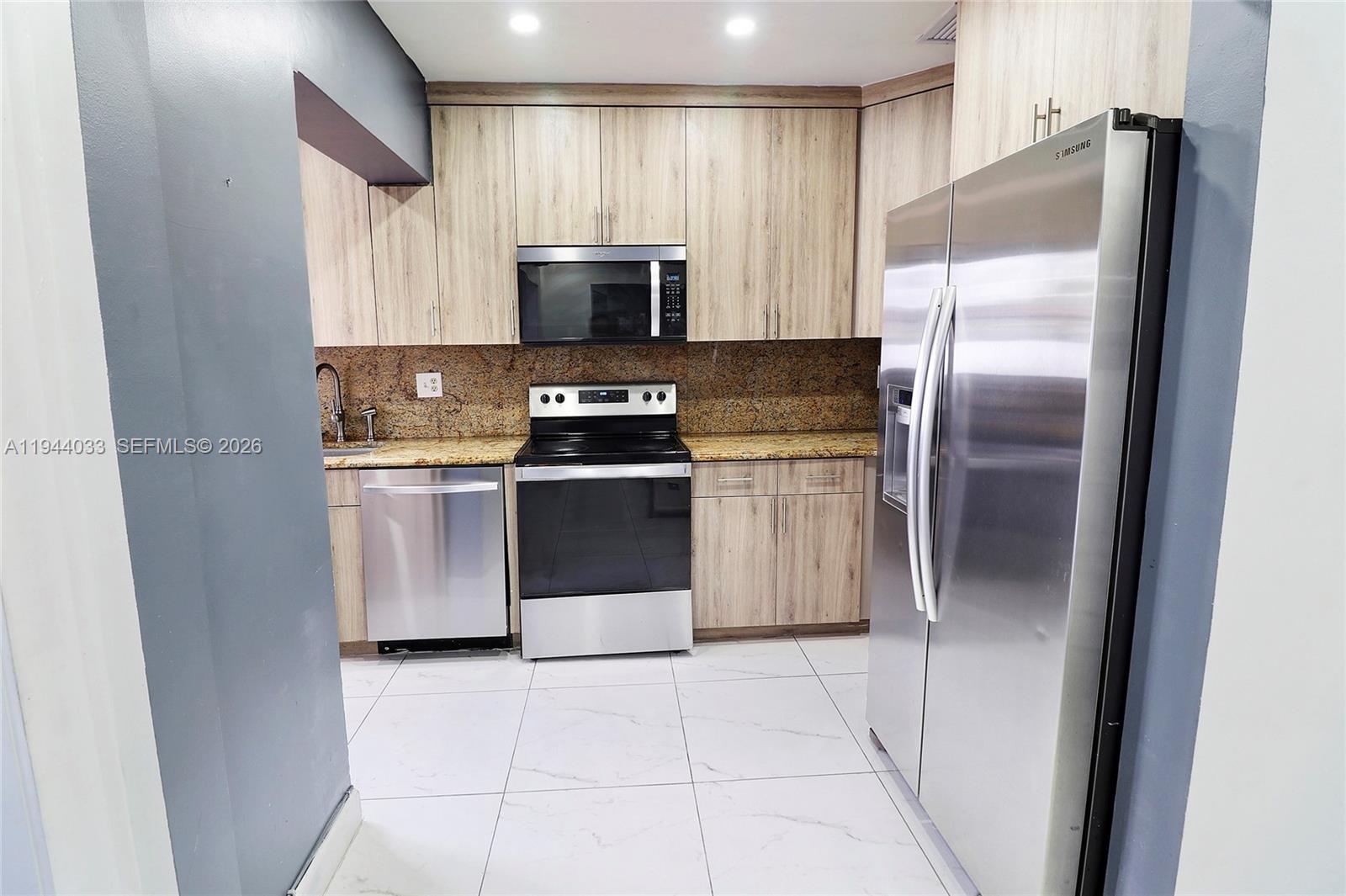 591 SE 5th St Hialeah, FL 33010