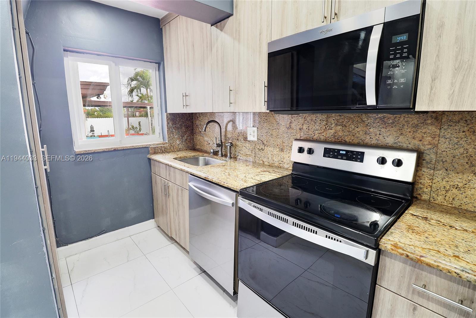 591 SE 5th St Hialeah, FL 33010