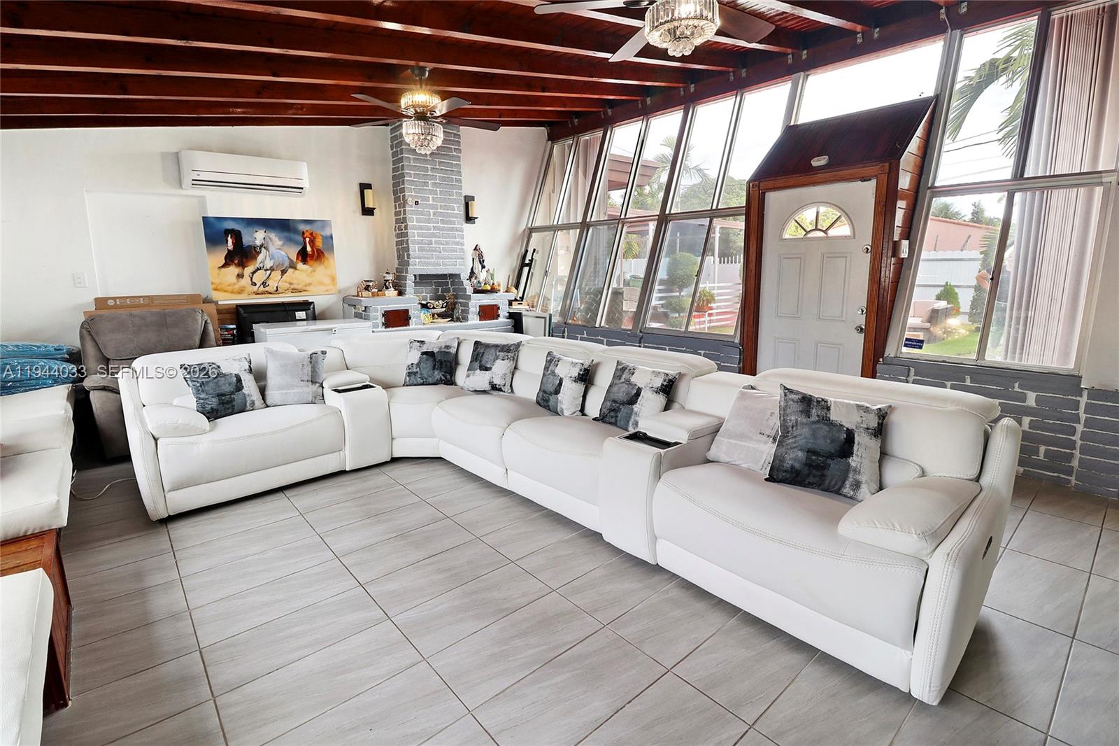 591 SE 5th St Hialeah, FL 33010