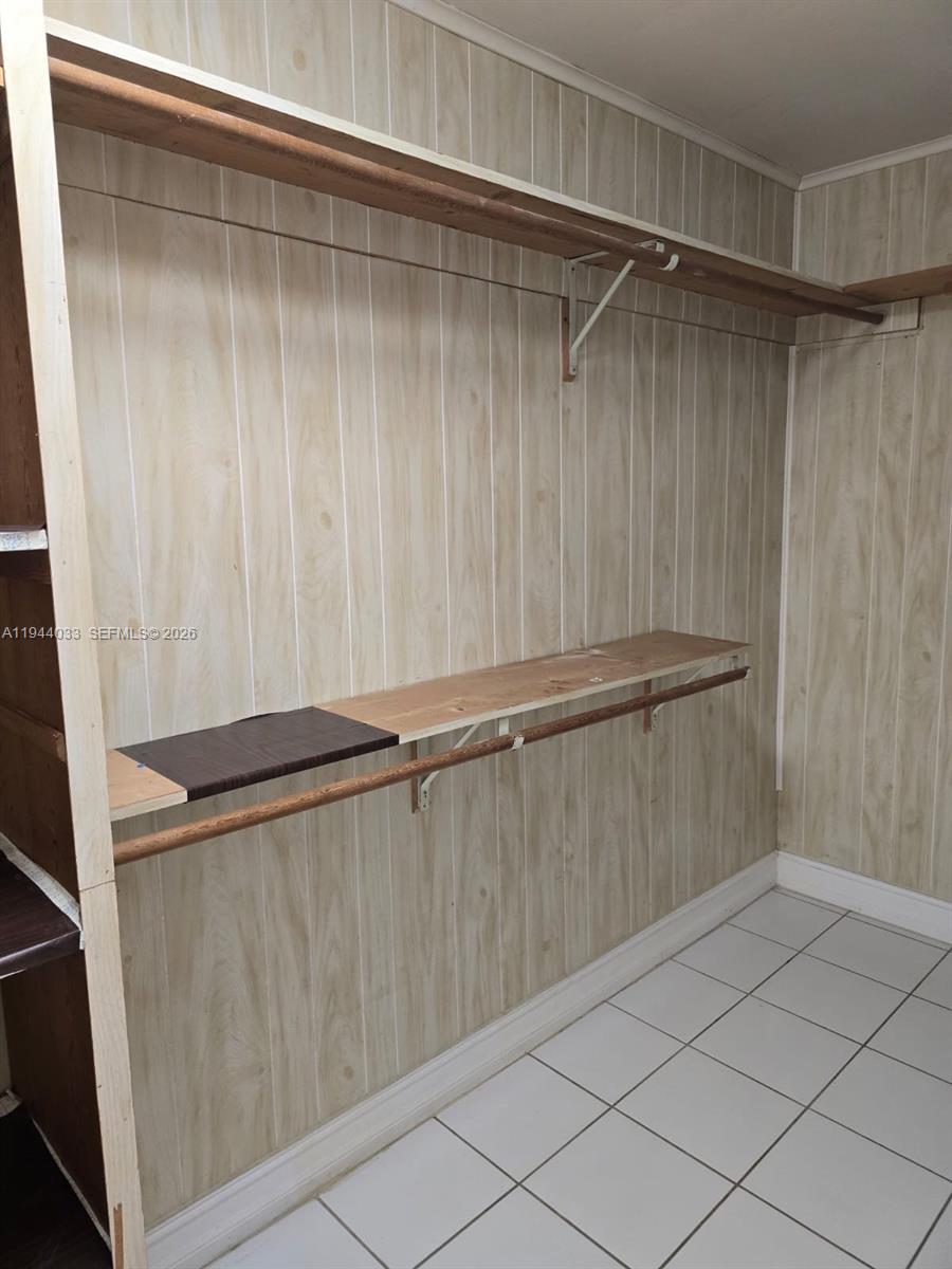 591 SE 5th St Hialeah, FL 33010