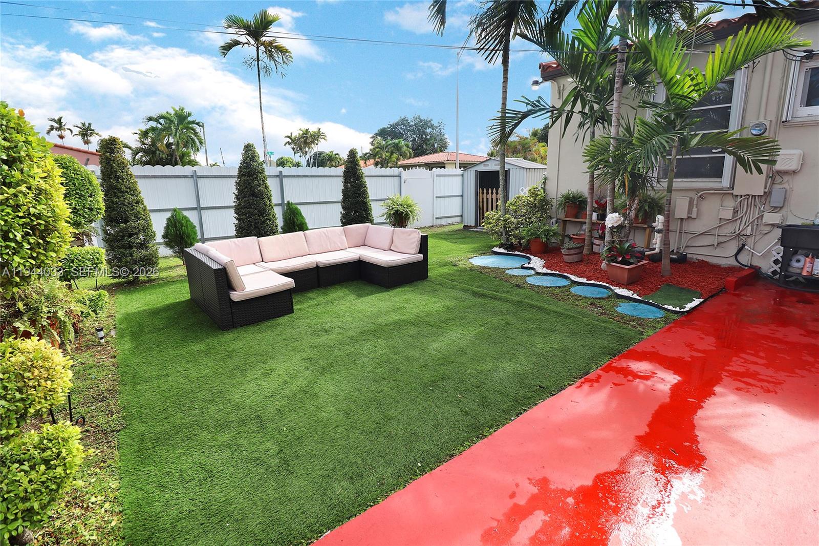 591 SE 5th St Hialeah, FL 33010