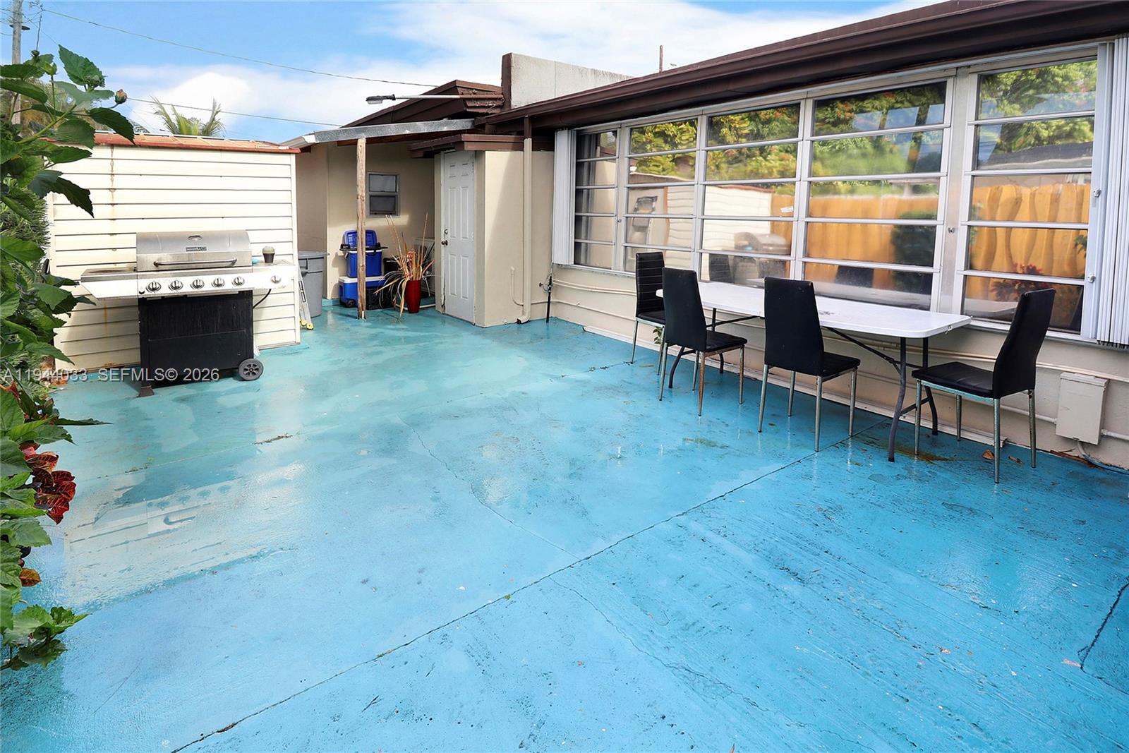 591 SE 5th St Hialeah, FL 33010