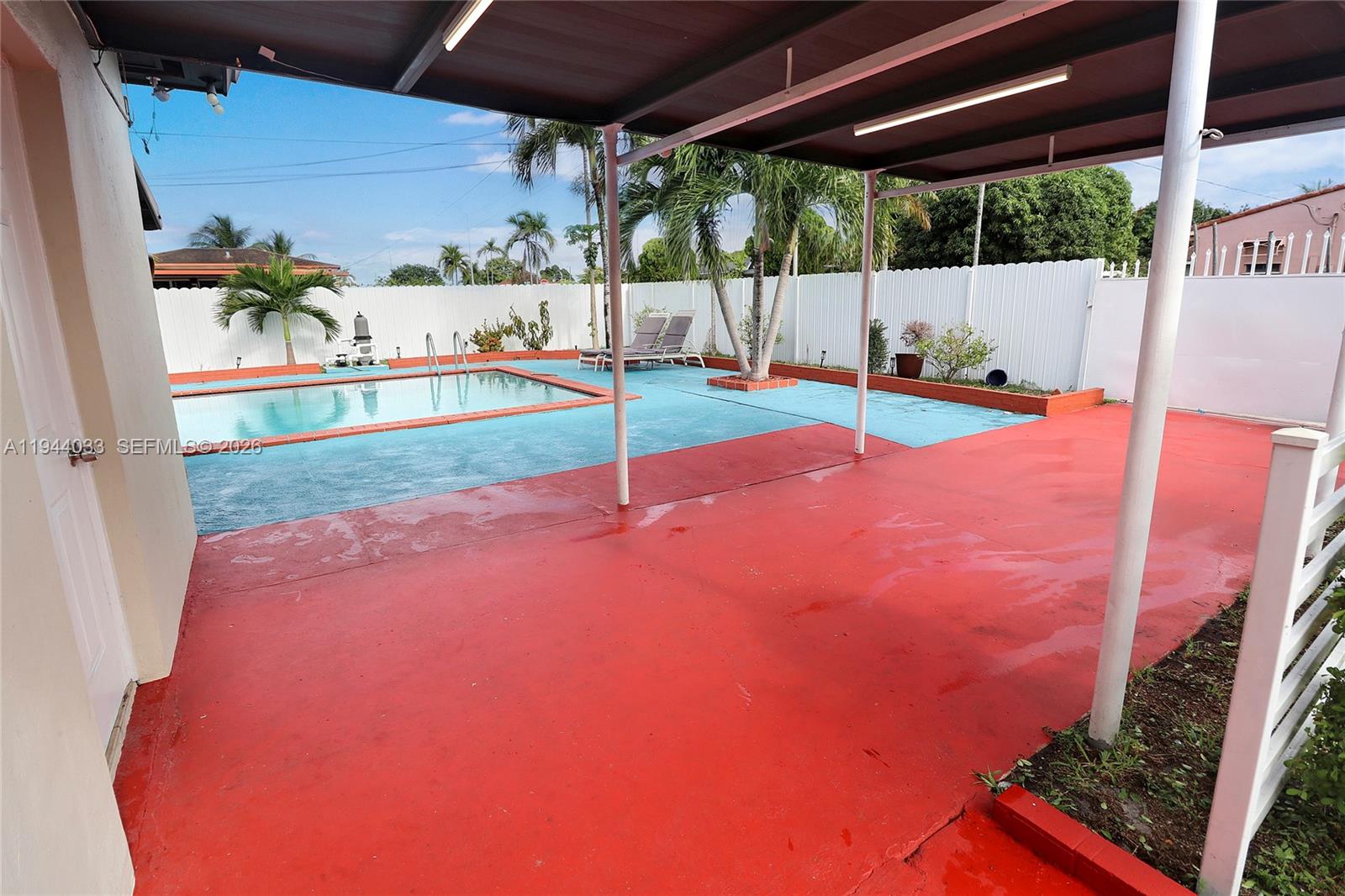 591 SE 5th St Hialeah, FL 33010