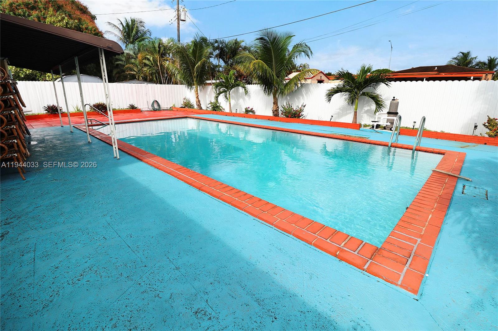 591 SE 5th St Hialeah, FL 33010