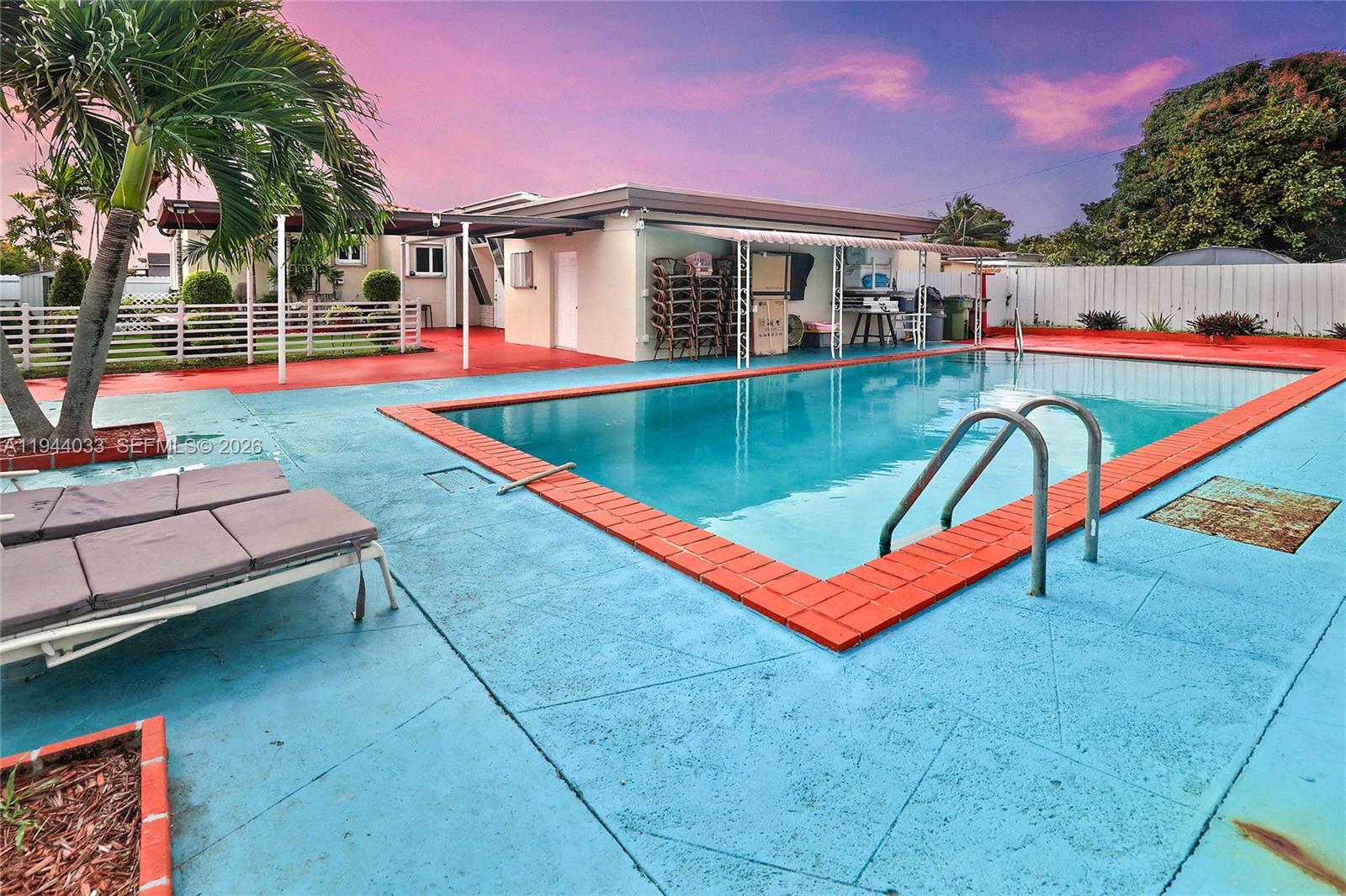 591 SE 5th St Hialeah, FL 33010