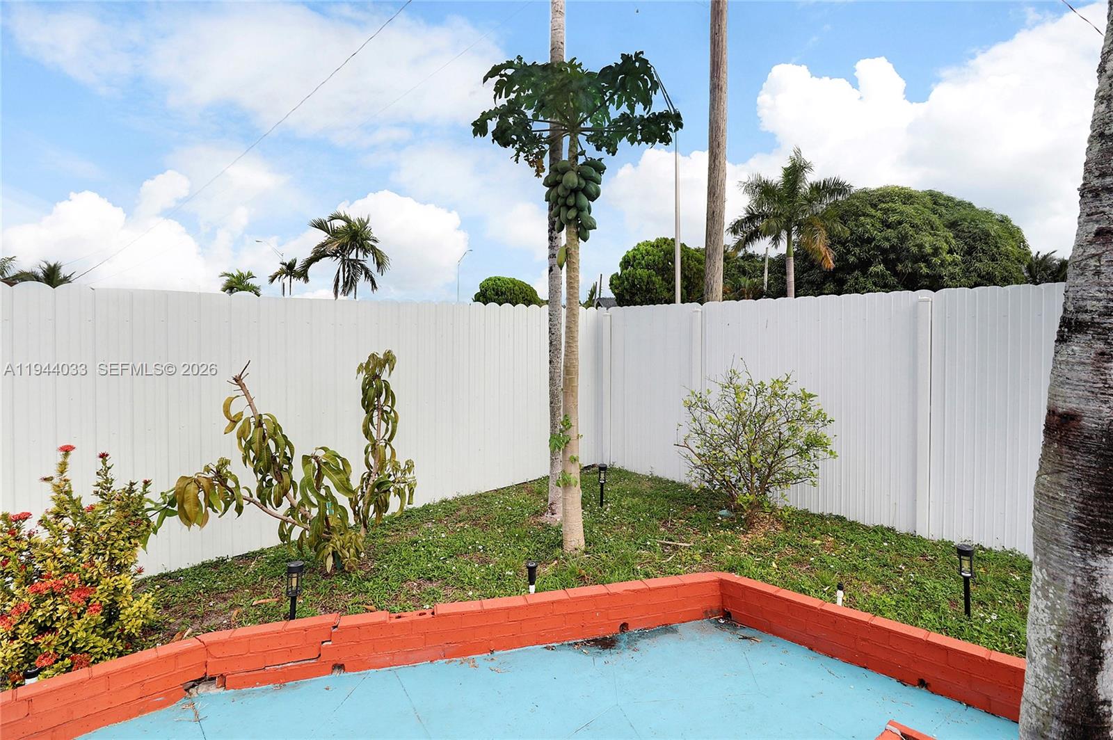 591 SE 5th St Hialeah, FL 33010